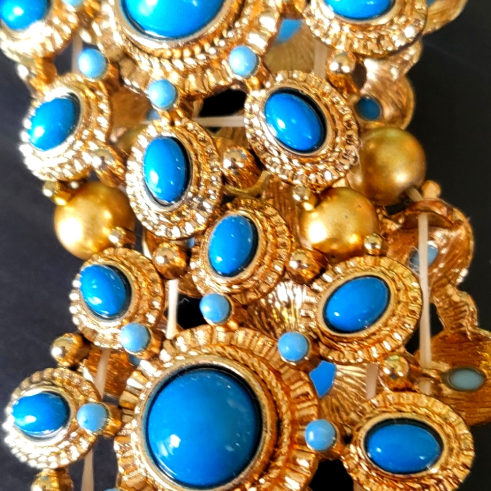 Turquoise costume jewelry/bracelet.